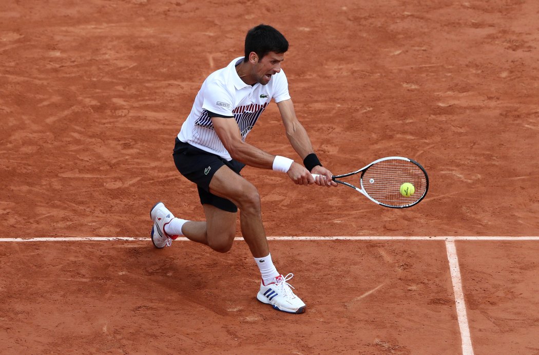 Novak Djokovič během čtvrtfinále French Open