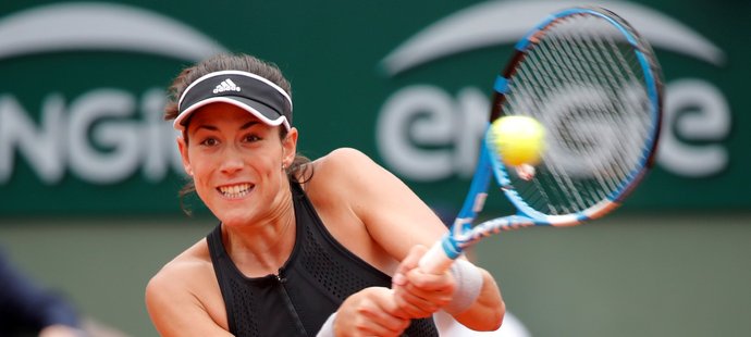 Španělská tenistka Garbiňe Muguruzaová si ve čtvrtfinále French Open hladce poradila s Marií Šarapovovou