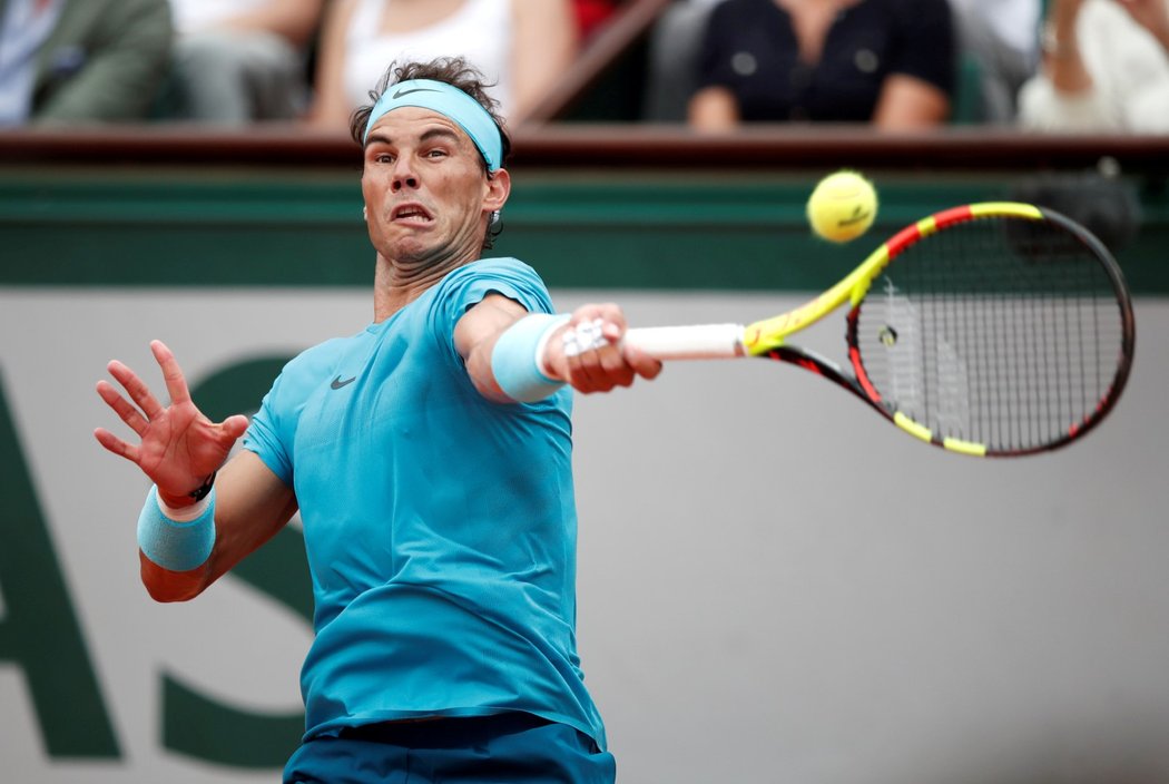 Antukový démon Rafael Nadal během finále French Open proti Dominicu Thiemovi