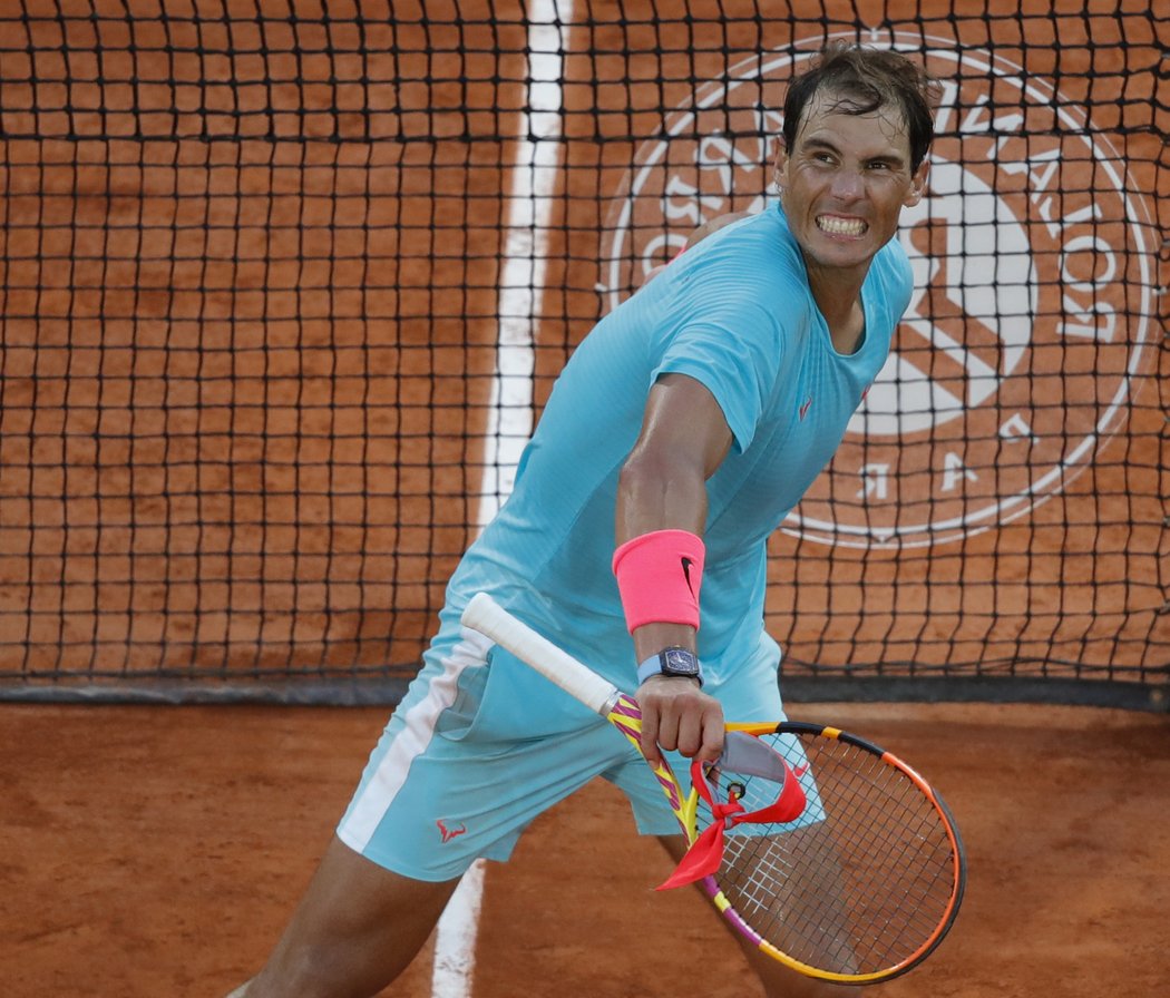 Španělský tenista Rafael Nadal během antukového French Open