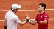Andy Murray gratuluje Novaku Djokovičovi