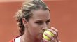 Dominika Cibulková a její malý rituál: Když dostane nové míče, čichne si k nim...