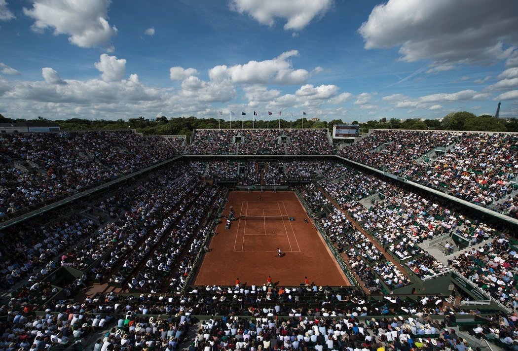 Centrální tenisový dvorec Philippe Chatriera na Roland Garros