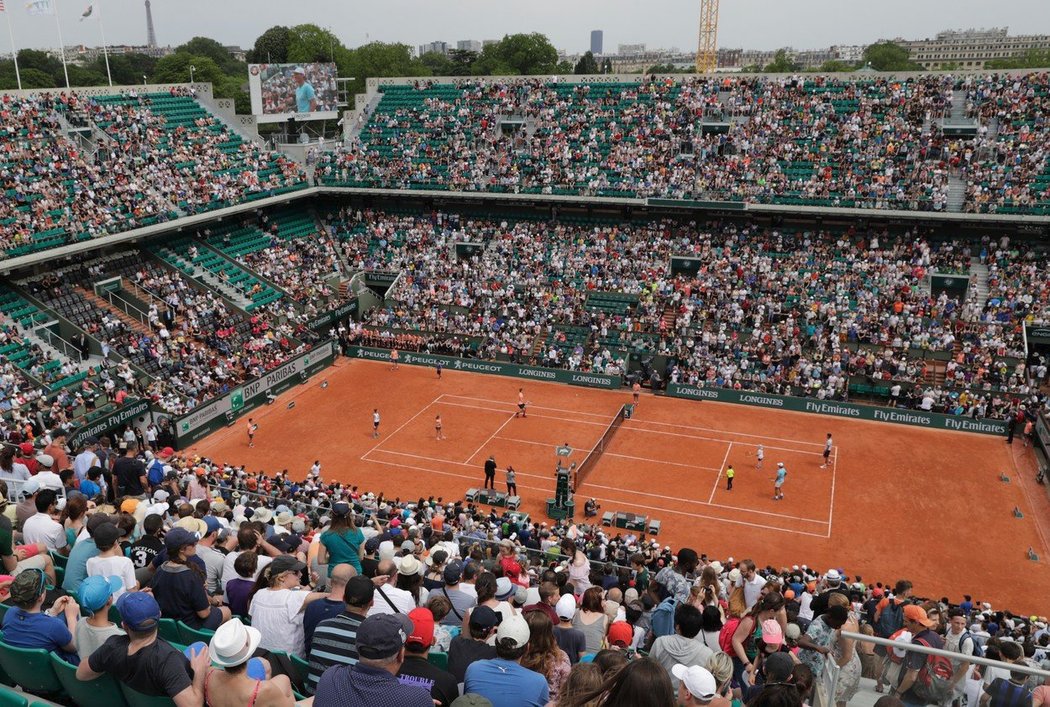 Centrální tenisový dvorec Philippe Chatriera na Roland Garros