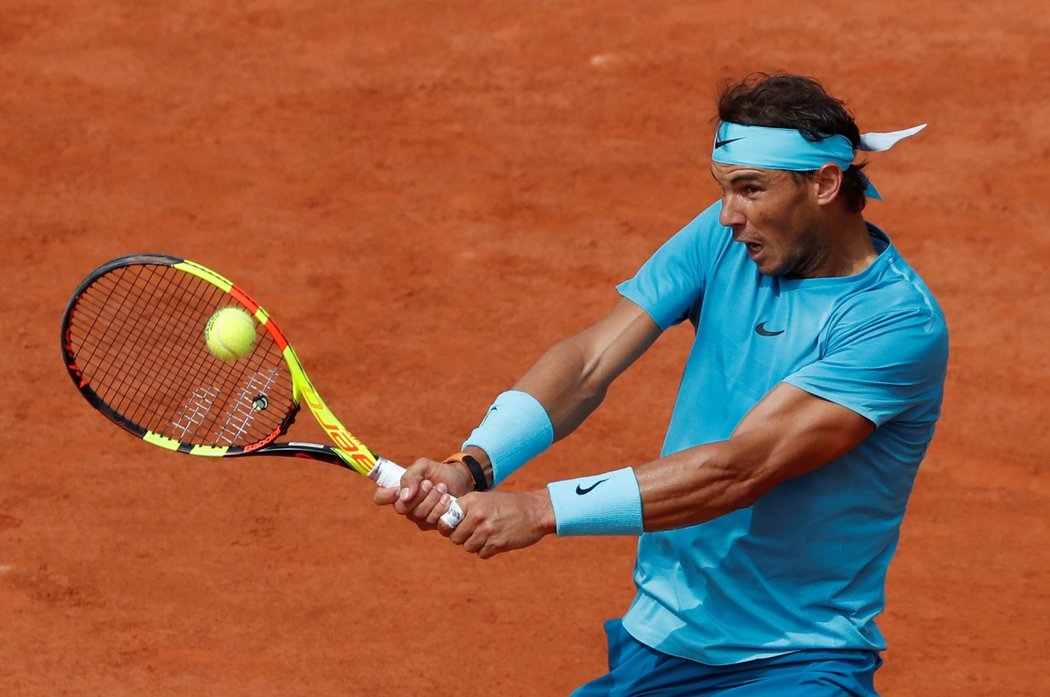 Rafael Nadal se po dlouhé době dostal na French Open do krize, s Diegem Schwartzmanem prohrál první set