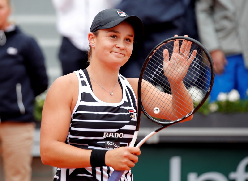 Australanka Asleigh Bartyová si zahraje finále French Open proti české naději Markétě Vondroušové