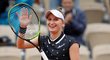 Šťastná Markéta Vondroušová oslavuje postup do finále French Open