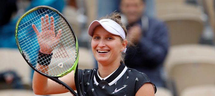 Šťastná Markéta Vondroušová oslavuje postup do finále French Open