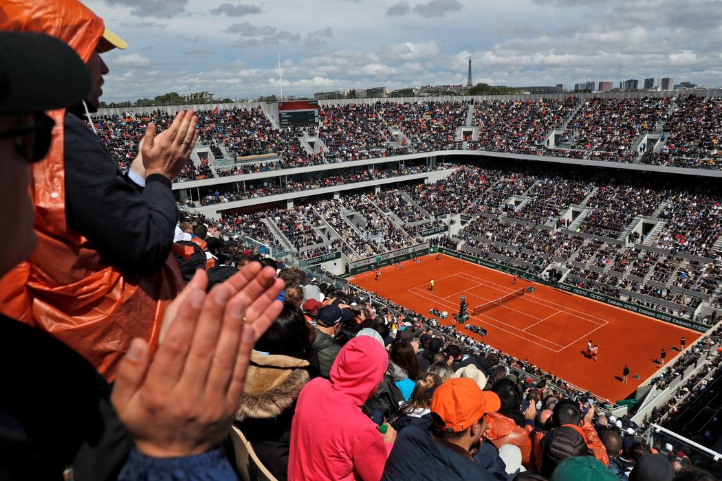 Semifinále Roland Garros mezi Rogerem Federerem a Rafaelem Nadalem bylo jedním z hlavních taháků pátečního programu