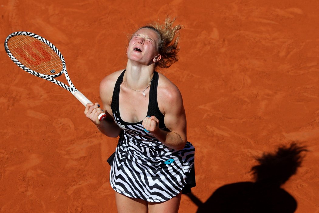 Kateřina Siniaková zahrála ve 3. kole French Open životní zápas. České tenistce se totiž podařilo postoupit přes světovou jedničku Naomi Ósakaovou