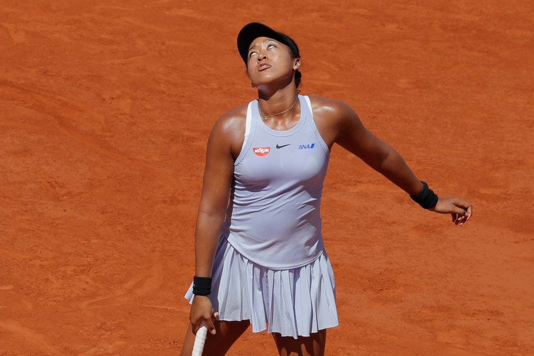 Japonská teniska Naomi Ósakaová, které momentálně vládne světovému tenisu, byla na French Open vyřazena českou tenistkou Kateřinou Siniakovou