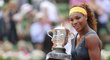 Serena Williamsová vyhrála Roland Garros po 11 letech, což je nejdelší mezera mezi grandslamovými triumfy v Open éře