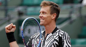 Berdych přejel Ferrera a je ve čtvrtfinále, mladé Češky vyřadily H+H