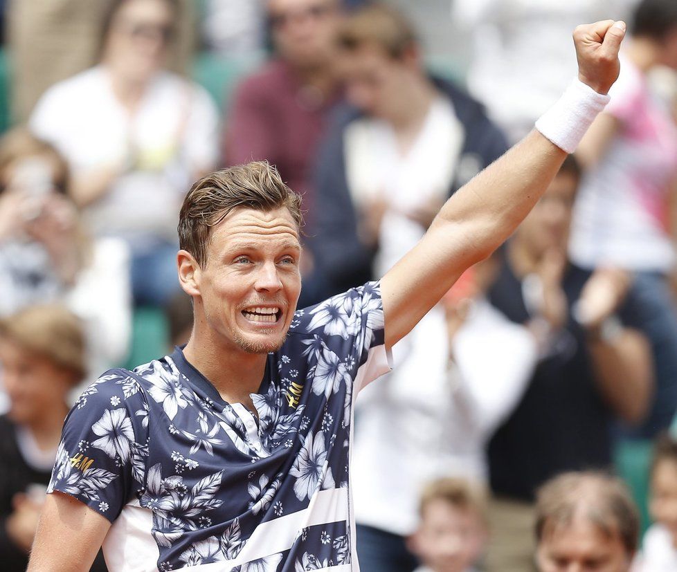 Tomáš Berdych se raduje po vítězství nad Johnem Isnerem