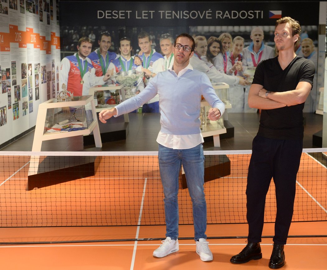 Bývalý tenista Radek Štěpánek (vlevo) a tenista Tomáš Berdych (vpravo) slavnostně otevřeli 18. října 2018 Tenisovou síň slávy v přízemí Galerie Harfa v Praze