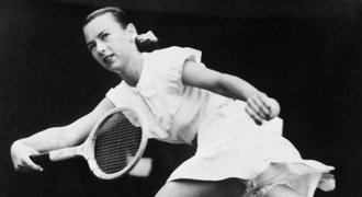 Tenis přišel o první sexsymbol. Gussie (†89) šokovala kalhotkami