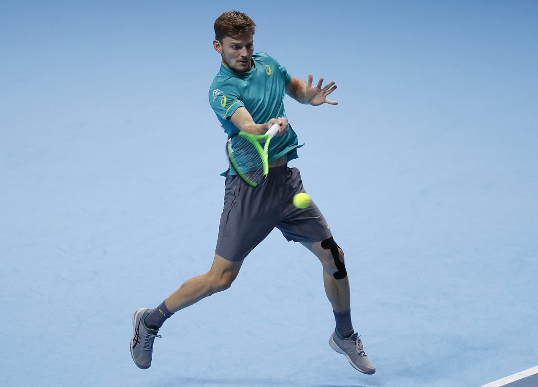 David Goffin se opírá do forhendového úderu