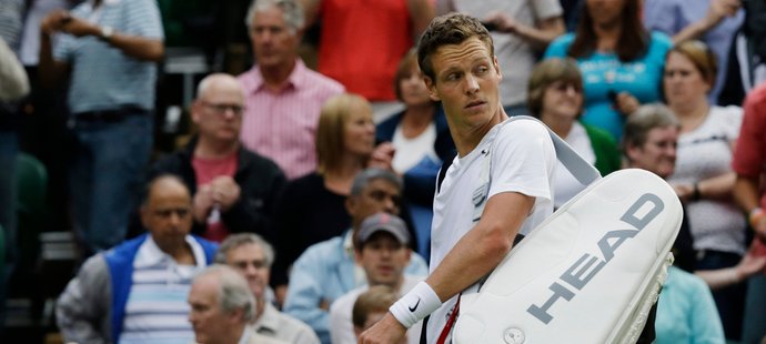 Tomáš Berdych končí na Wimbledonu zklamaný, prohrál už v prvním kole s Lotyšem Gulbisem