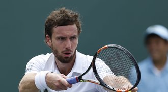 Sex a drogy? To je dávno pryč, prohlásil Gulbis. Na kurtu však hoří...