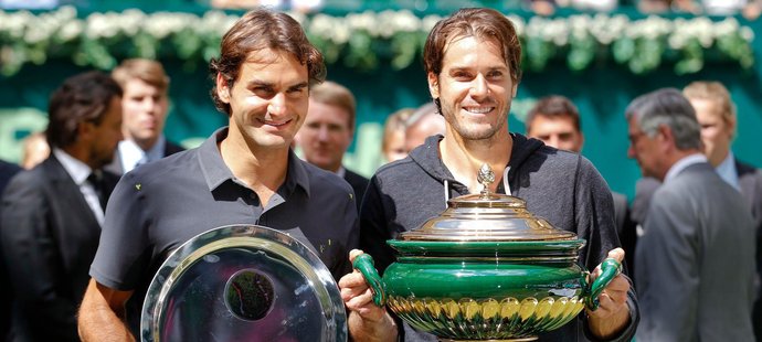 Tommy Haas porazil Rogera Federera a podruhé v kariéře vyhrál turnaj v Halle