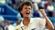 Helena Suková se raduje z vítězství nad Martinou Navrátilovou na US Open v roce 1993