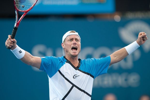 Lleyton Hewitt porazil prvního nasazeného Federera ve třech setech. Lleyton Hewitt porazil prvního nasazeného Federera ve třech setech.