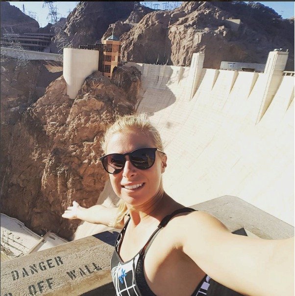 Andrea Hlaváčková na dovolené u Hooverské přehrady v USA.
