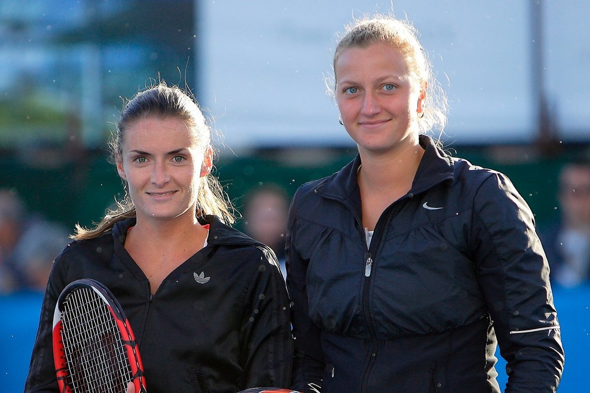 Petra Kvitová v osmnácti letech nastoupila ve finále v Hobartu proti parťačce Ivetě Benešové