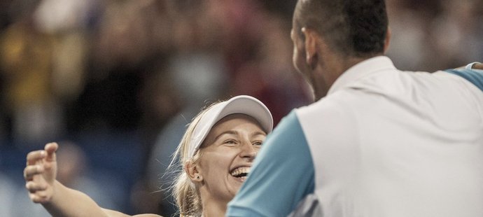 Daria Gavrilovová a Nick Kyrgios se radují na Hopman Cupu