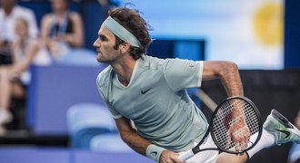Zverev ulovil další Federerův skalp, na Hopman Cupu ale vyhráli Švýcaři
