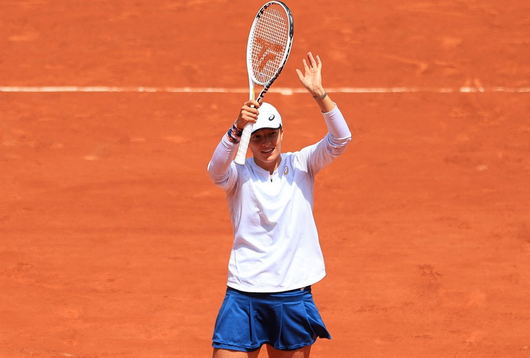 Iga Šwiateková postoupila na tenisovém Roland Garros bez ztráty setu už do osmifinále