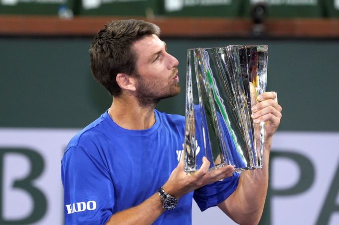 Brit překvapil Indian Wells. Předčil velikány i po krádeži svých tenisek Brit překvapil Indian Wells. Předčil velikány i po krádeži svých tenisek