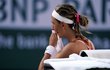 Běloruská tenistka Viktoria Azarenková se v průběhu utkání neubránila slzám