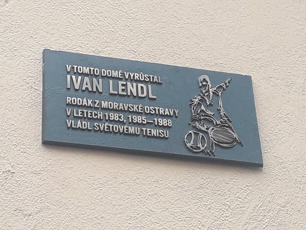 Ivan Lendl má od čtvrtka pamětní desku na rodném domě