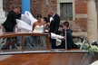Svatba roku! Německý fotbalový reprezentant Bastian Schweinsteiger si vzal srbskou tenistku Anu Ivanovičovou. Po obřadu v kostele následovala obří party, na kterou vyrazili novomanželé na lodi