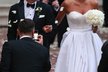Novomanželé po svatbě v kostele. Sportovní pár Bastian Schweinsteiger a Ana Ivanovičová