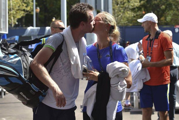 Pusa za úspěšně zvládnutou kvalifikaci na US Open. Denisa Allertová Jana Šátrala podporovala přímo u kurtu Pusa za úspěšně zvládnutou kvalifikaci na US Open. Denisa Allertová Jana Šátrala podporovala přímo u kurtu