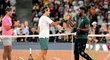 Kapitán jihoafrických mistrů světa v ragby Siya Kolisi věnoval Federerovi zelený reprezentační dres, v němž slavný tenista absolvoval rozehrávku