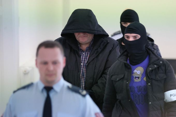 Zpronevěra či krácení daní v tenisu. Policie zahájila stíhání dvou lidí a dvou firem Zpronevěra či krácení daní v tenisu. Policie zahájila stíhání dvou lidí a dvou firem