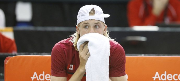 Denis Shapovalov nemůže uvěřit tomu, co udělal