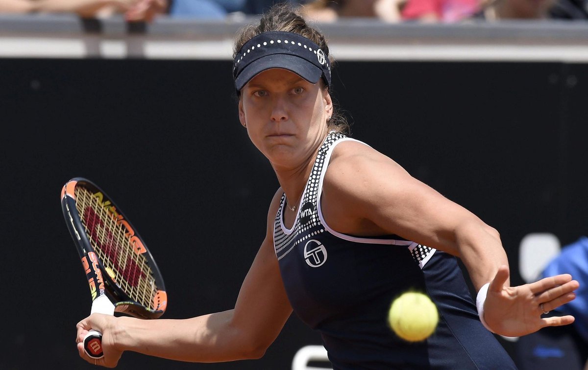 Barbora Strýcová s přehledem postoupila do dalšího kola