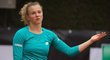 Kateřina Siniaková rozhazuje rukama na turnaji v Římě 