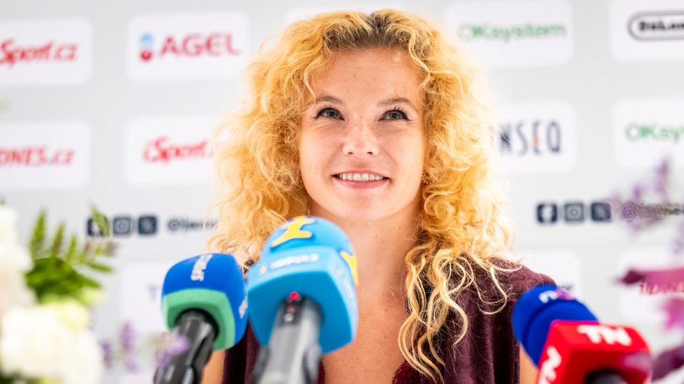 Kateřina Siniaková na tiskové konferenci po návratu do Česka