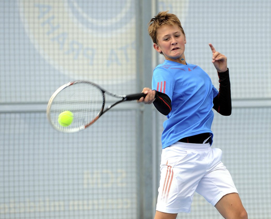 Mladý tenista Sebastian Korda na tréninku