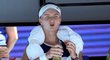 Česká tenistka Barbora Krejčíková během osmifinále Australian Open v zápase proti Viktorii Azarenkové
