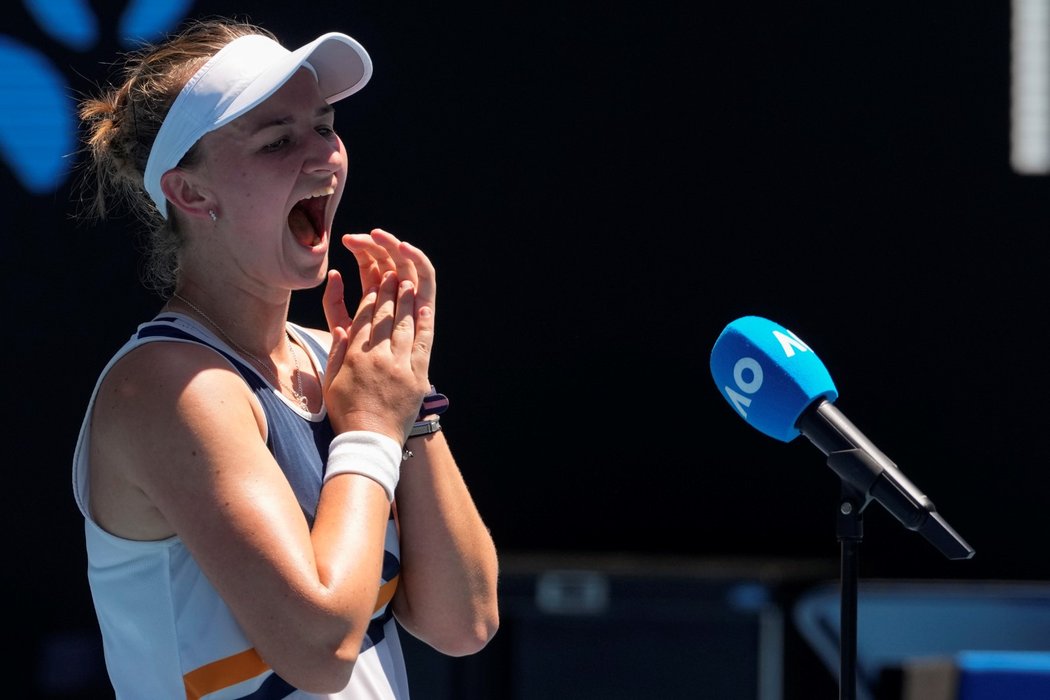 Česká tenistka Barbora Krejčíková porazila v osmifinále Viktorii Azarenkovou a postoupila do dalšího kola