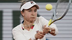 Roland Garros ONLINE: Krejčíková končí! B. Fruhvirtová trápí favoritku