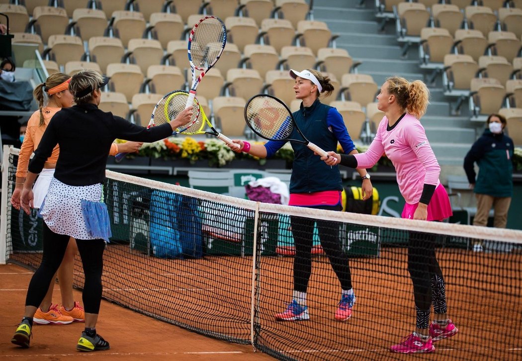 Barbora Krejčíková s Kateřinou Siniakovou na French Open prohrály semifinále