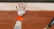 Světlana Kuzněcovová slaví výhru nad Petrou Kvitovou. V osmifinále narazí na další Češku Lucii Šafářovou