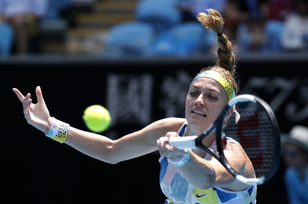 Petra Kvitová postoupila do osmifinále grandslamového Australian Open. Loňská finalistka si ve třetím kole v Melbourne poradila přesvědčivě 6:1 a 6:2 s Ruskou Jekatěrinou Alexandrovovou.